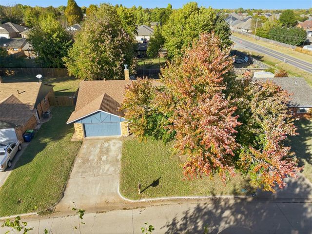 913 W Churchill Way, Mustang, OK 73064