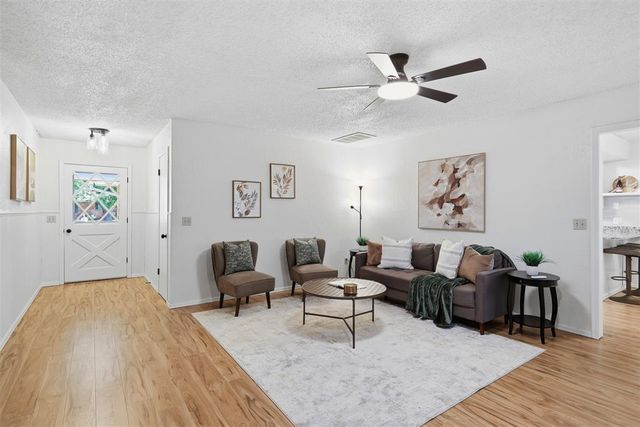913 W Churchill Way, Mustang, OK 73064