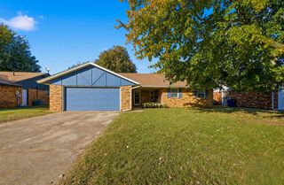 913 W Churchill Way, Mustang, OK 73064