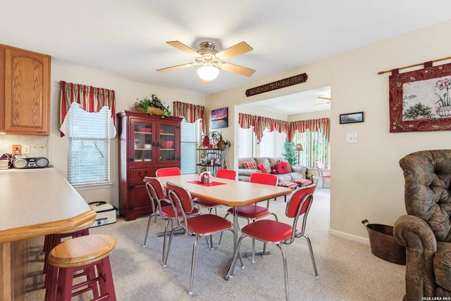 932 PEBBLE BEACH RD, Lakehills, TX 78063