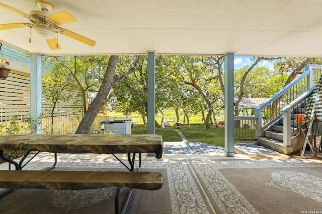 932 PEBBLE BEACH RD, Lakehills, TX 78063