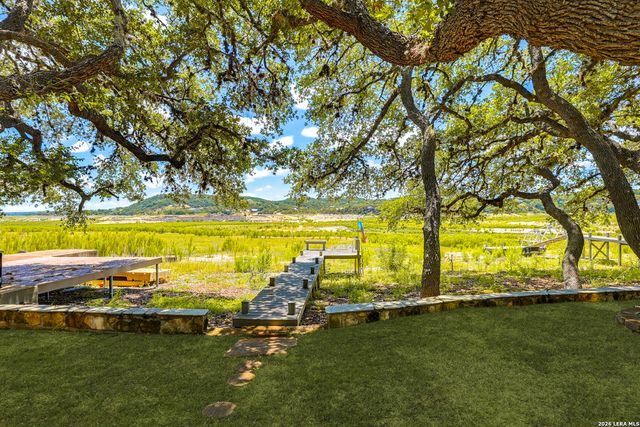 932 PEBBLE BEACH RD, Lakehills, TX 78063