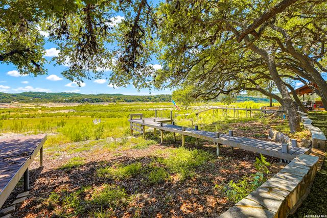 932 PEBBLE BEACH RD, Lakehills, TX 78063