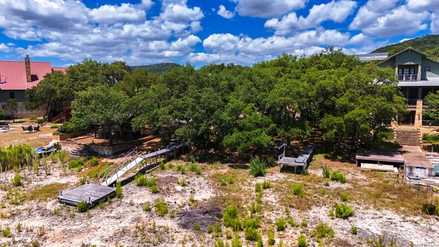 932 PEBBLE BEACH RD, Lakehills, TX 78063