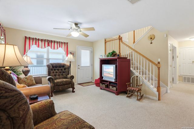 932 PEBBLE BEACH RD, Lakehills, TX 78063