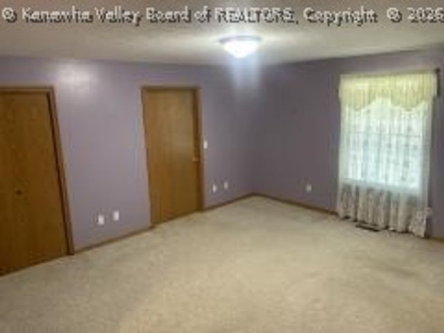2811 Berkeley Avenue, St Albans, WV 25177
