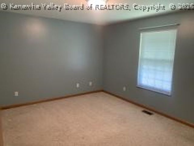 2811 Berkeley Avenue, St Albans, WV 25177