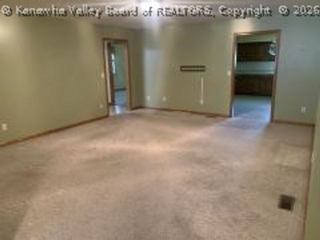 2811 Berkeley Avenue, St Albans, WV 25177