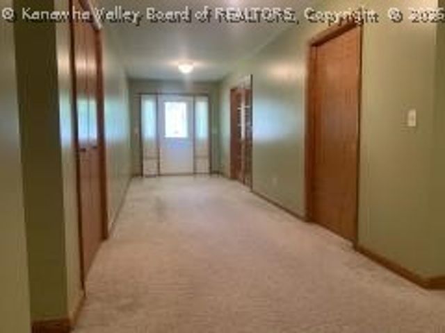 2811 Berkeley Avenue, St Albans, WV 25177