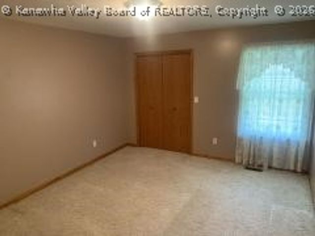 2811 Berkeley Avenue, St Albans, WV 25177