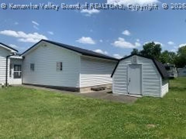 2811 Berkeley Avenue, St Albans, WV 25177