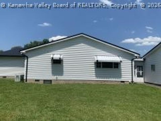 2811 Berkeley Avenue, St Albans, WV 25177