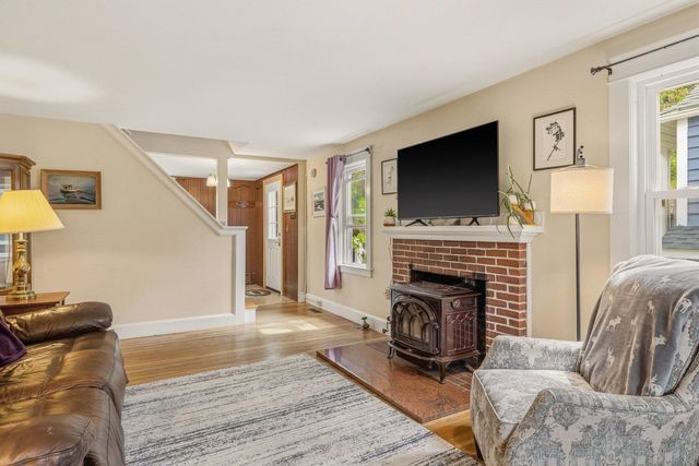 26 Edgewood Road, Durham, NH 03824