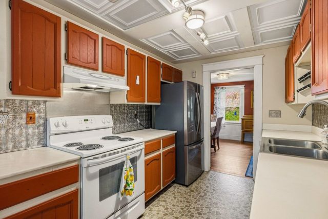26 Edgewood Road, Durham, NH 03824
