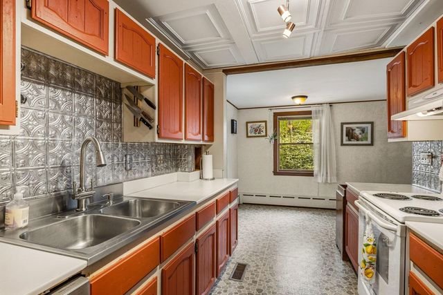 26 Edgewood Road, Durham, NH 03824