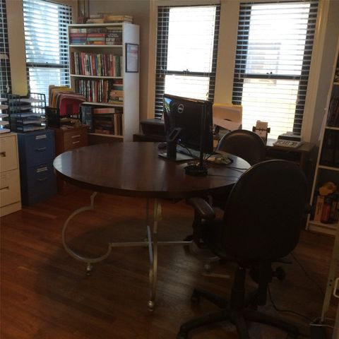 2546 Gladstone Drive, Dallas, TX 75211