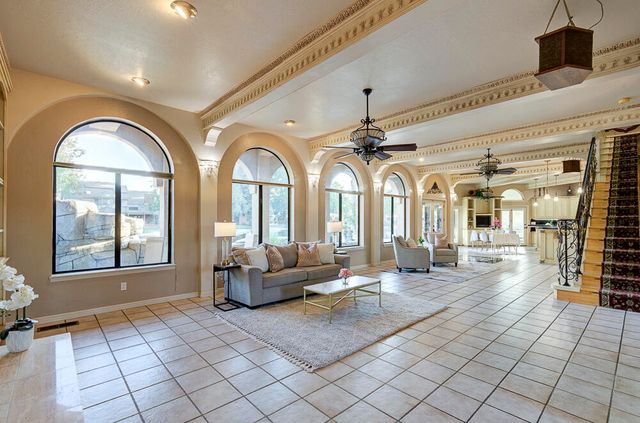 1617 N Aspen Court, Visalia, CA 93291