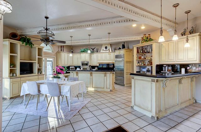 1617 N Aspen Court, Visalia, CA 93291