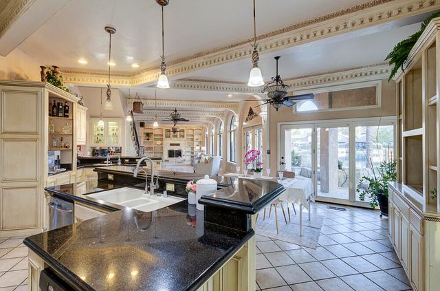 1617 N Aspen Court, Visalia, CA 93291