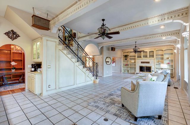 1617 N Aspen Court, Visalia, CA 93291