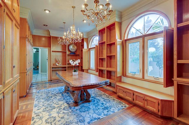 1617 N Aspen Court, Visalia, CA 93291