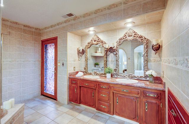 1617 N Aspen Court, Visalia, CA 93291