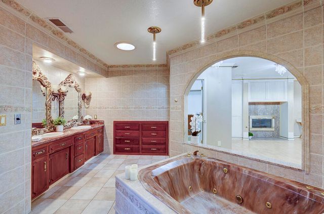 1617 N Aspen Court, Visalia, CA 93291