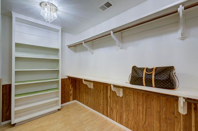 1617 N Aspen Court, Visalia, CA 93291