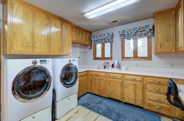 1617 N Aspen Court, Visalia, CA 93291