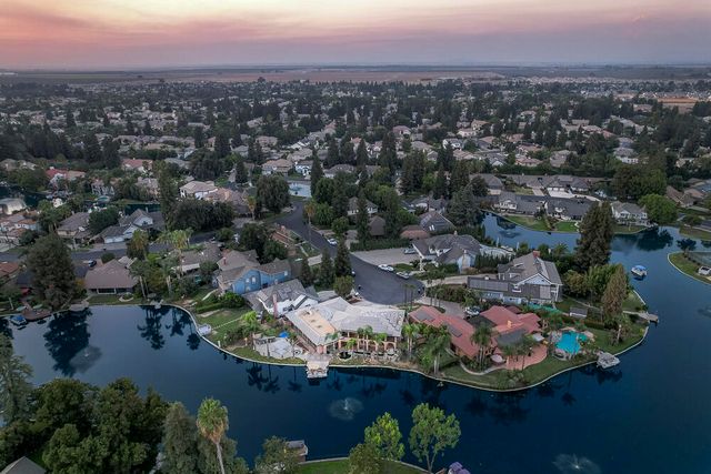 1617 N Aspen Court, Visalia, CA 93291