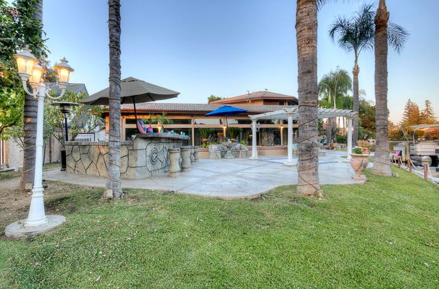 1617 N Aspen Court, Visalia, CA 93291