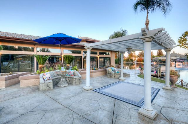 1617 N Aspen Court, Visalia, CA 93291