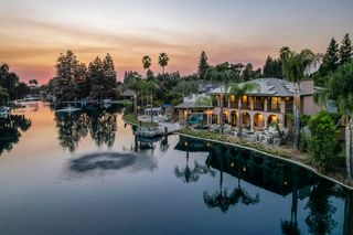 1617 N Aspen Court, Visalia, CA 93291