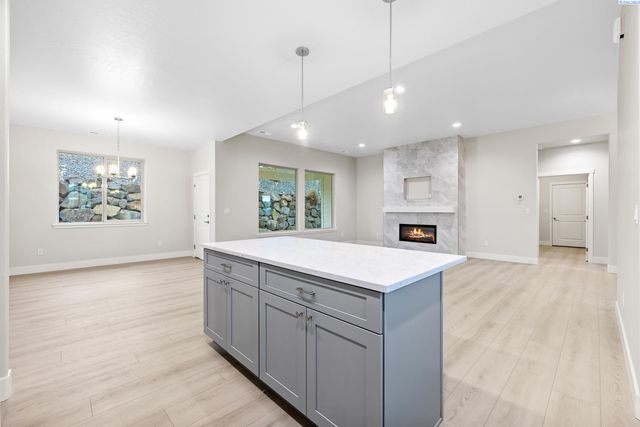 6530 W 30th Pl, Kennewick, WA 99338