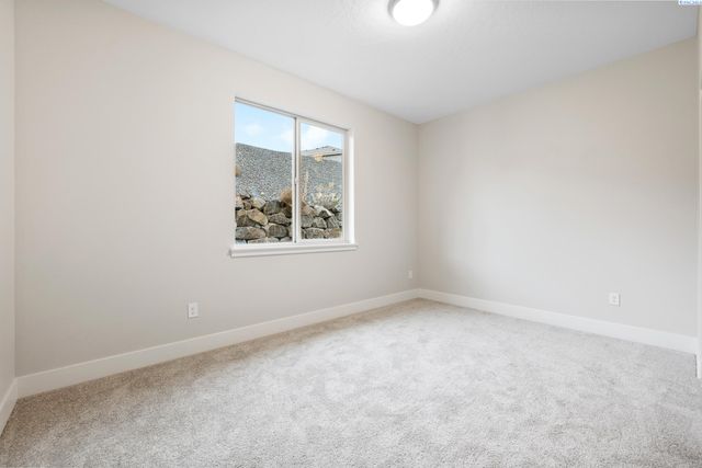 6530 W 30th Pl, Kennewick, WA 99338