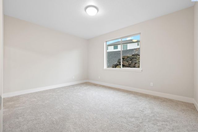 6530 W 30th Pl, Kennewick, WA 99338