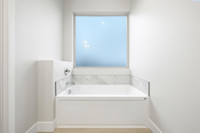 6530 W 30th Pl, Kennewick, WA 99338