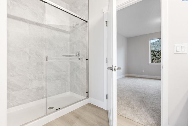 6530 W 30th Pl, Kennewick, WA 99338