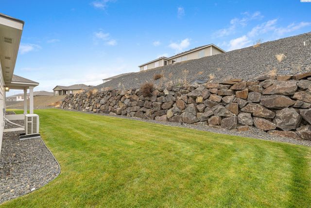 6530 W 30th Pl, Kennewick, WA 99338