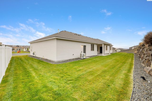 6530 W 30th Pl, Kennewick, WA 99338