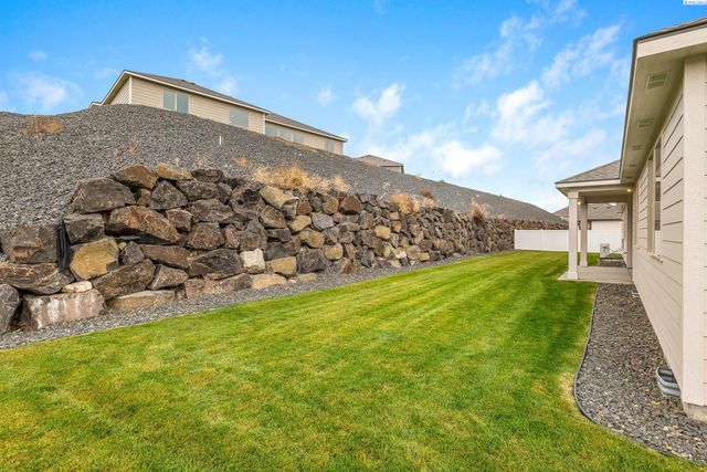 6530 W 30th Pl, Kennewick, WA 99338