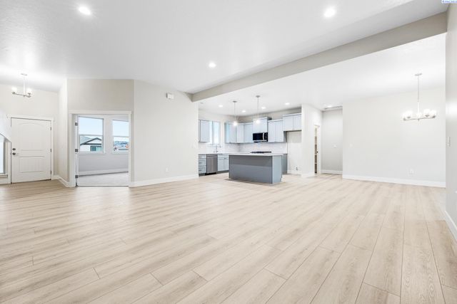 6530 W 30th Pl, Kennewick, WA 99338