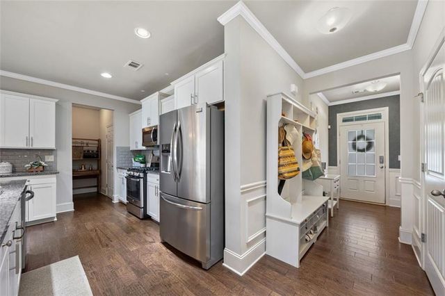 6623 Rivergreen Road, Flowery Branch, GA 30542