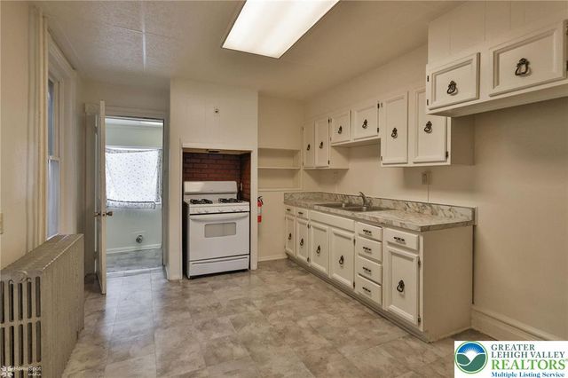 1135 West Court Street, Allentown City, PA 18101