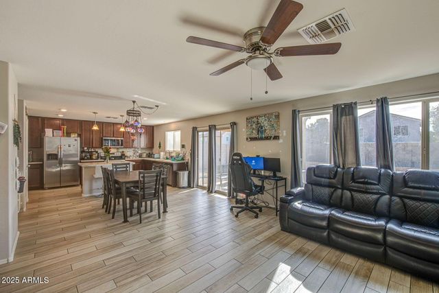 1363 W PINKLEY Avenue, Coolidge, AZ 85128