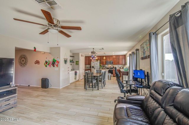 1363 W PINKLEY Avenue, Coolidge, AZ 85128