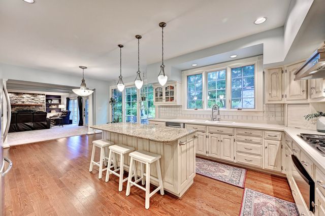906 Squire Hill Court, Crescent Springs, KY 41017