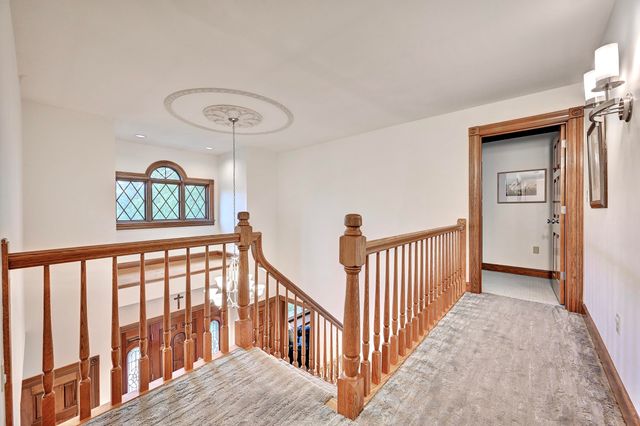 906 Squire Hill Court, Crescent Springs, KY 41017