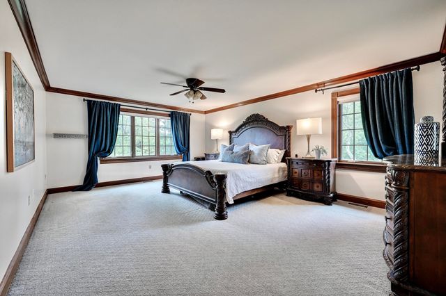 906 Squire Hill Court, Crescent Springs, KY 41017
