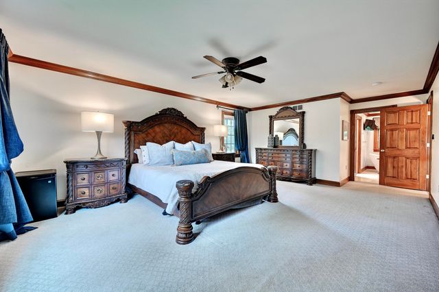 906 Squire Hill Court, Crescent Springs, KY 41017